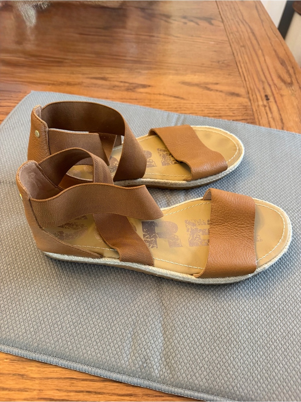 Sorel Brown Leather & Elastic Cross-Strap Sandals